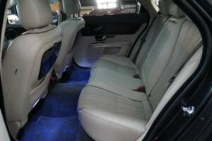 Image 28/32 of Jaguar XJ 5.0 (2011)