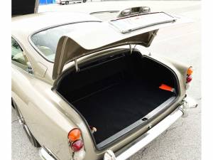 Image 29/44 of Aston Martin DB 5 (1964)