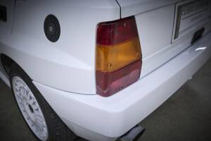 Image 24/93 of Lancia Delta HF Integrale Evoluzione I (1992)