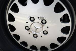 Image 44/50 of Mercedes-Benz 500 SEL (1984)