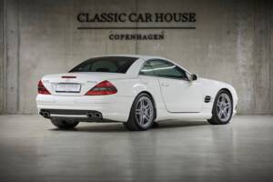 Image 6/99 de Mercedes-Benz SL 55 AMG (2005)