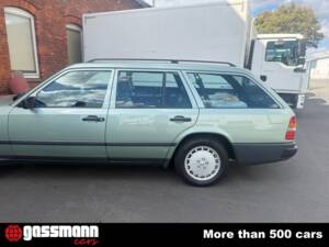 Bild 5/15 von Mercedes-Benz 300 TE 4-Matic (1988)