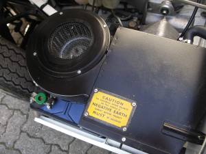 Image 19/37 of Jaguar E-Type 4.2 (1966)