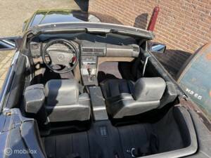 Image 30/40 of Mercedes-Benz 300 SL-24 (1990)