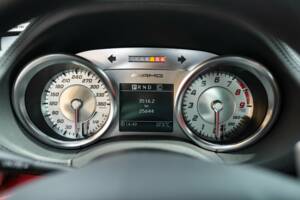 Image 21/50 of Mercedes-Benz SLS AMG (2010)
