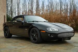 Bild 2/50 von Jaguar XK8 4.0 (2006)