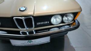 Bild 17/25 von BMW 323i (1983)