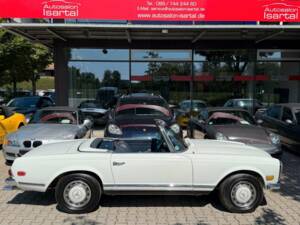 Image 8/42 of Mercedes-Benz 280 SL (1968)