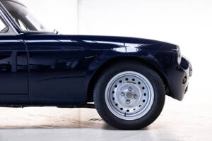 Image 28/41 of MG MGB GT V8 (1976)