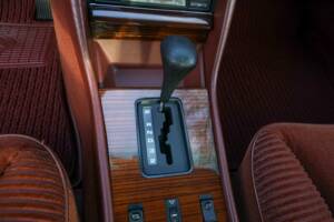 Image 40/50 de Mercedes-Benz 280 S (1988)