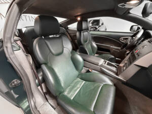 Image 26/43 of Aston Martin V12 Vanquish (2003)