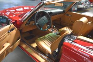 Image 29/94 of Mercedes-Benz 560 SL (1988)