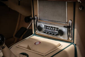 Image 19/32 of Jaguar Mk II 3.4 (1967)