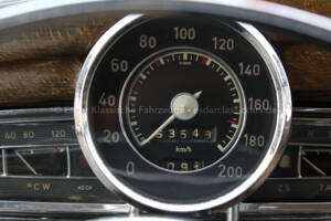 Imagen 10/39 de Mercedes-Benz 300 d (1961)