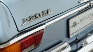 Bild 15/18 von Mercedes-Benz 220 SE b (1963)