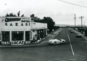 Image 16/50 of Jaguar XK 120 OTS (1950)
