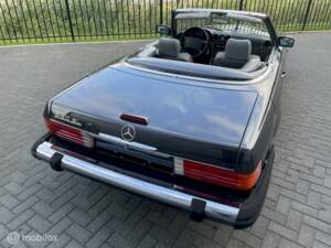 Image 8/10 of Mercedes-Benz 560 SL (1989)