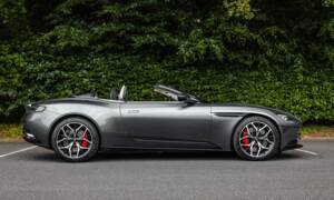 Image 2/39 of Aston Martin DB 11 Volante (2018)