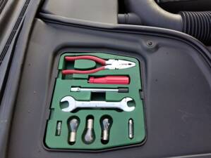 Image 28/71 of Daimler Super V8 (2000)