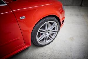 Image 30/95 of Audi RS4 Avant (2006)