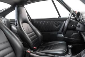 Image 19/32 of Porsche 911 Turbo 3.3 (1992)