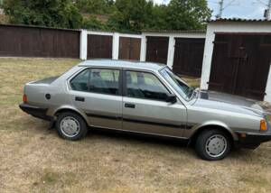 Afbeelding 6/16 van Volvo 360 (1988)