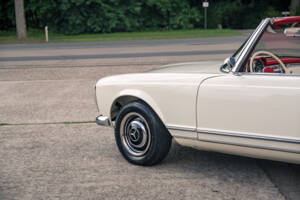 Image 30/60 of Mercedes-Benz 230 SL (1967)