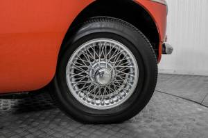 Bild 44/50 von MG MGB GT (1975)