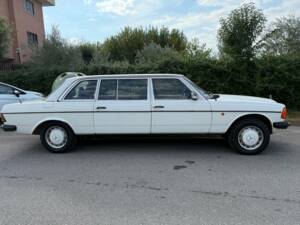 Bild 32/50 von Mercedes-Benz 240 D (1979)