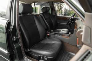 Image 20/36 of BMW 750iL (1989)