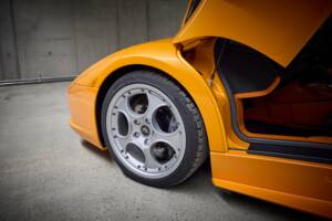 Image 79/99 of Lamborghini Murciélago (2003)