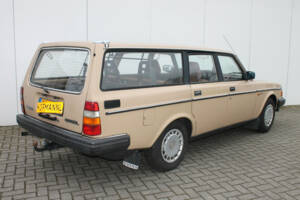 Bild 2/12 von Volvo 245 GL D (1984)