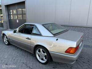 Image 32/35 of Mercedes-Benz 500 SL (1993)