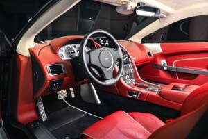 Image 24/38 of Aston Martin Virage (2012)