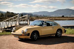 Image 2/77 de Porsche 911 2.7 S (1974)
