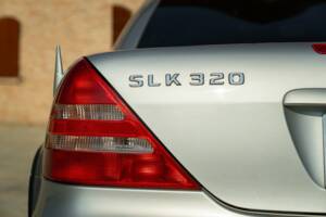 Image 14/50 de Mercedes-Benz SLK 320 (2001)