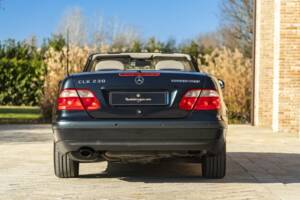 Bild 18/50 von Mercedes-Benz CLK 230 Kompressor (2002)