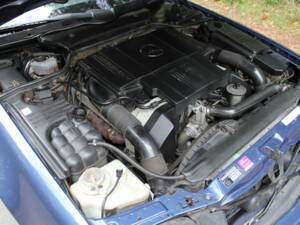Image 15/15 of Mercedes-Benz 500 SL (1993)