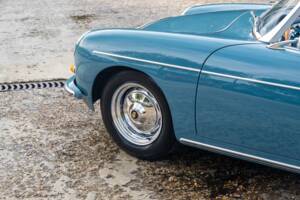Image 19/33 of Porsche 356 B 1600 Roadster (1961)
