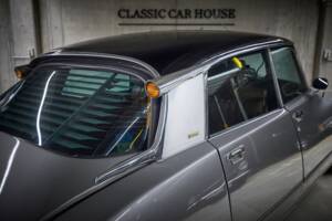 Image 57/92 of Citroën DS 23 Pallas (1975)