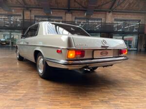 Image 13/41 de Mercedes-Benz 250 C (1970)