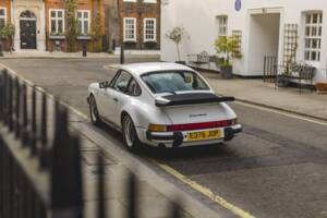 Image 9/33 of Porsche 911 Carrera 3.2 (1988)