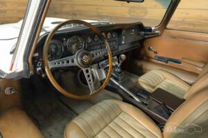 Image 2/8 of Jaguar E-Type (1969)