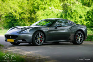 Image 29/85 of Ferrari California (2010)