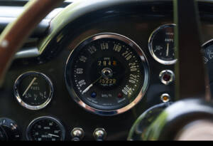 Bild 18/25 von Aston Martin DB 6 Mk II (1971)