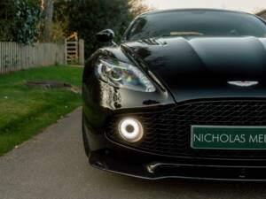 Imagen 19/50 de Aston Martin Vanquish Zagato Shooting Brake (2019)