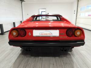 Afbeelding 2/10 van Ferrari 308 GTSi Quattrovalvole (1984)