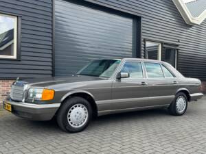 Image 22/26 of Mercedes-Benz 420 SEL (1986)