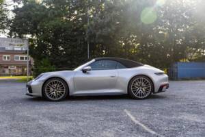 Image 2/15 de Porsche 911 Carrera (2023)