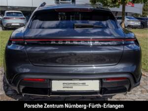 Obraz 4/49 pojazdu Porsche Taycan Turbo S Cross Turismo (2021)